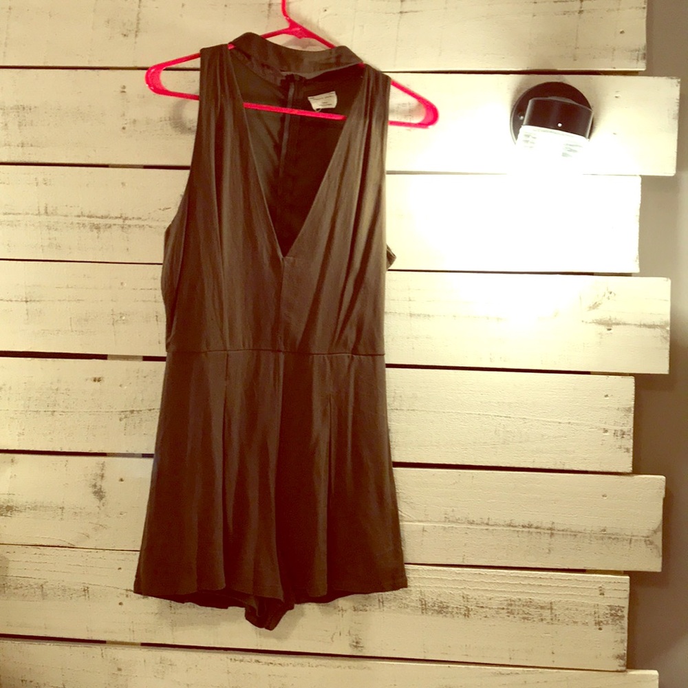 V-neck olive green sleeveless romper